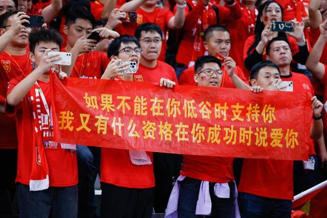 新教练的挑战之战！喜鹊重建面对冠军争夺者红军